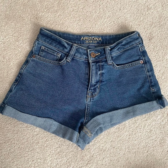 JEAN SHORTS SIZE 3 GREAT CONDITION - Picture 1 of 3